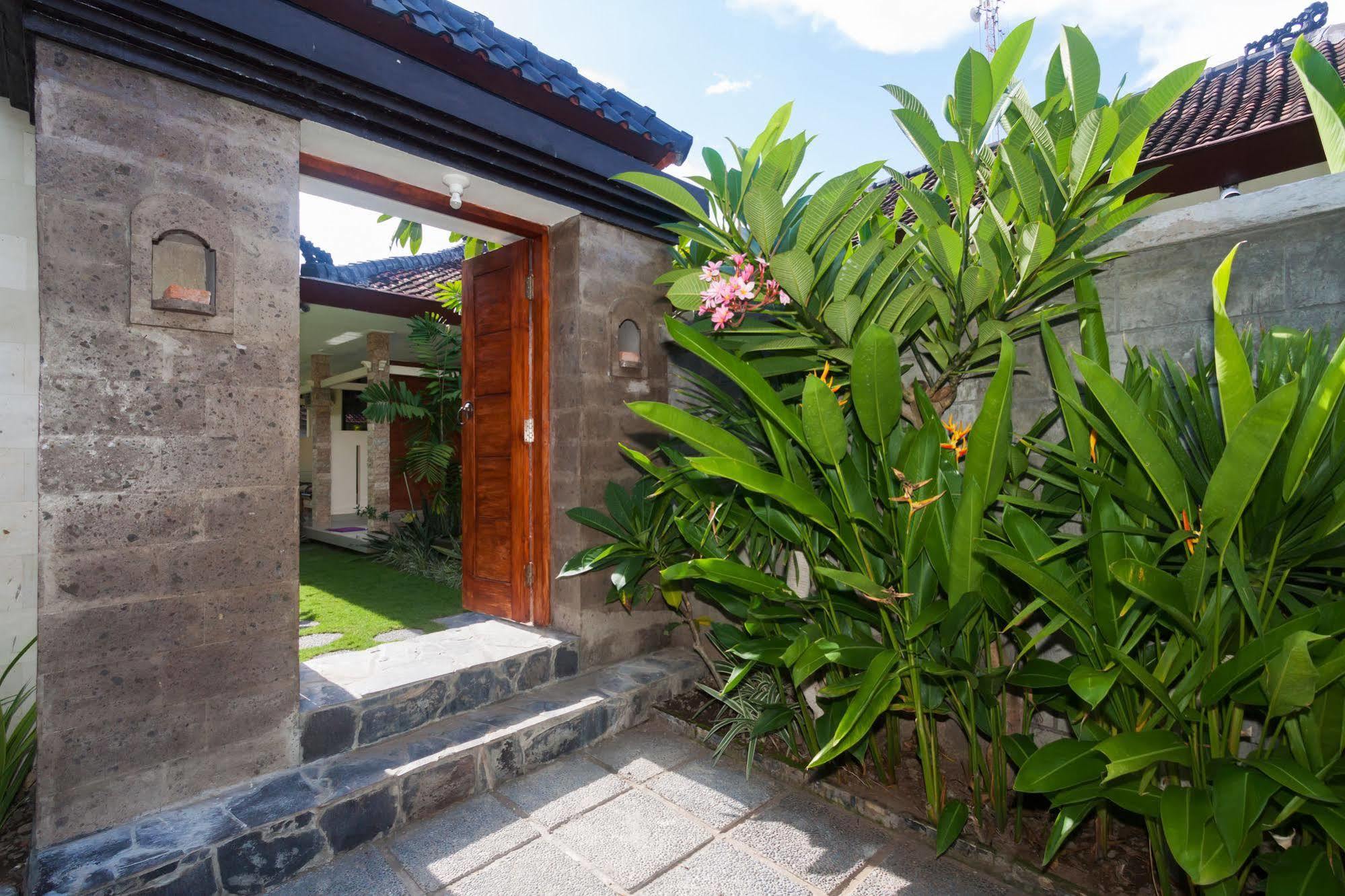 Zen Rooms Sanur Blanjong Sekawaru Ngoại thất bức ảnh